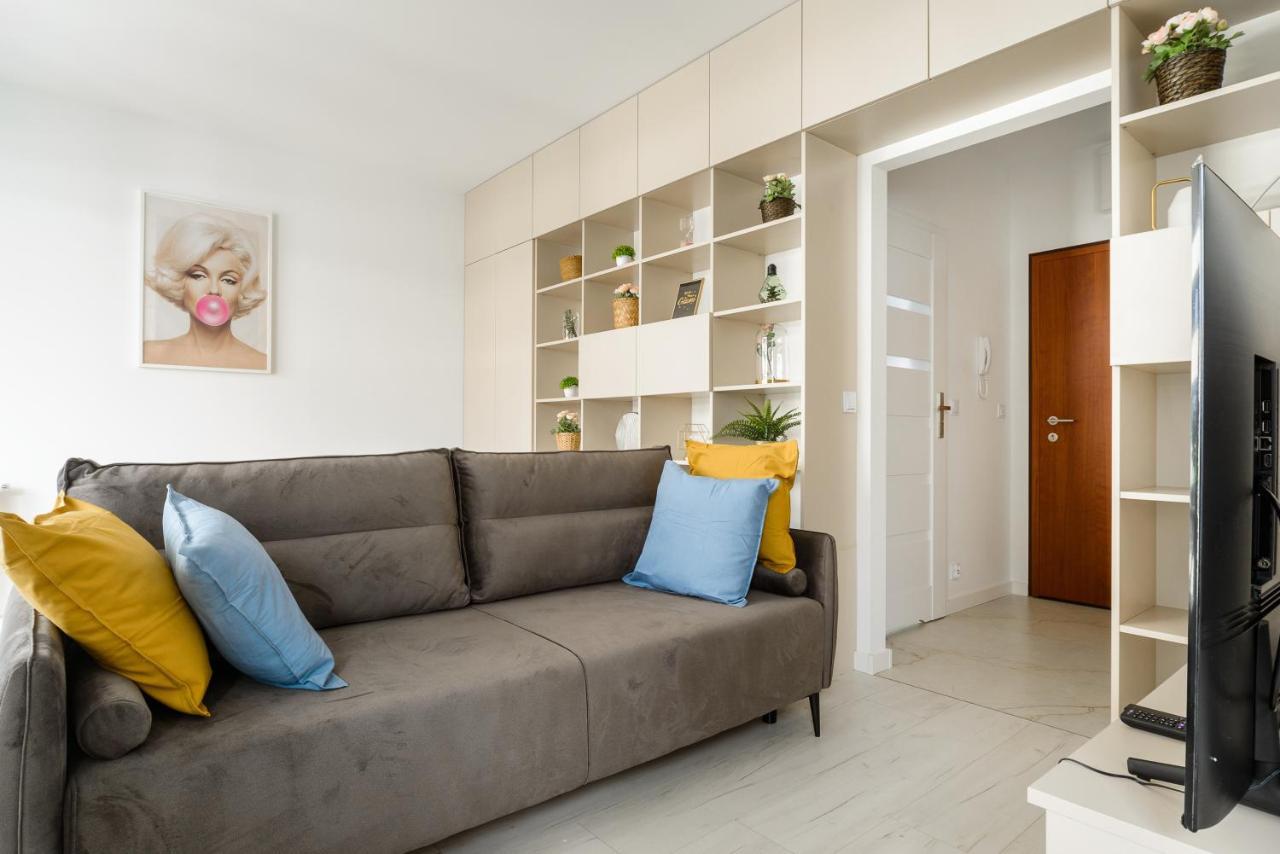 Modern Studios Near Arkadia Center Варшава Екстериор снимка