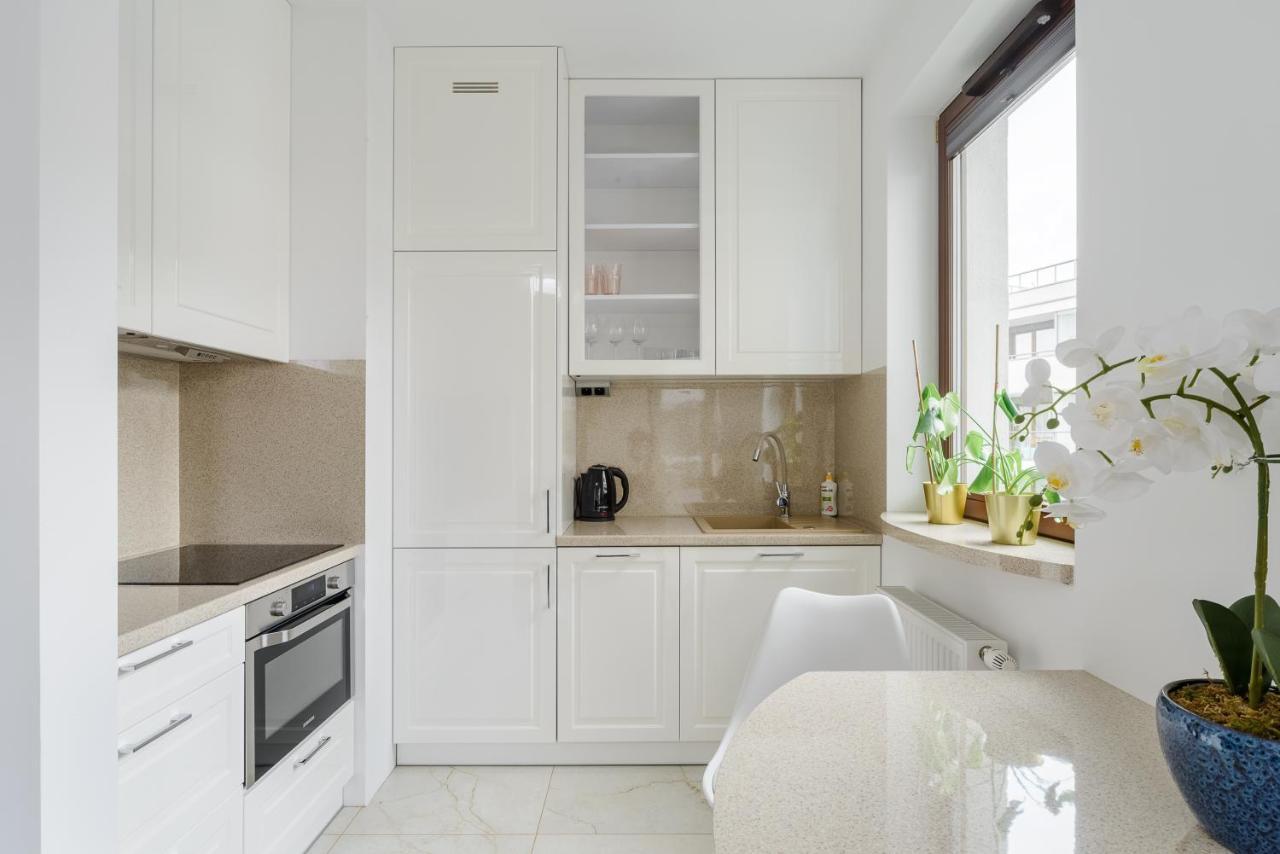 Modern Studios Near Arkadia Center Варшава Екстериор снимка